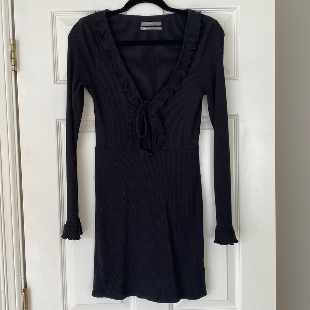 UO Gemma Keyhole Cutout Ribbed Ruffle Mini Dress - Picture 3 of 6